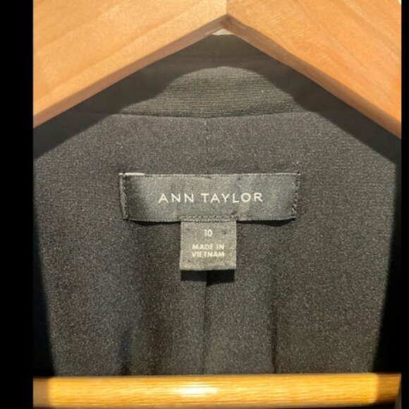 Ann Taylor - Notched One Button Blazer - Picture 7 of 7